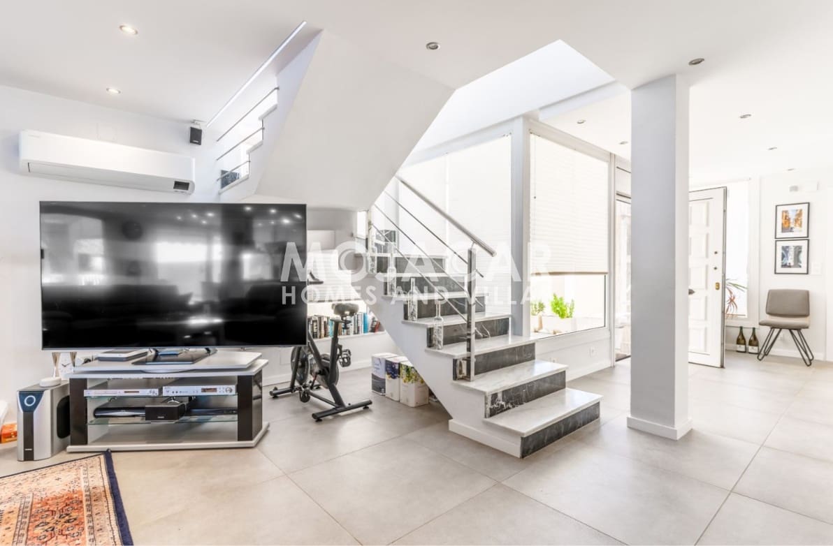 5 bedroom Villa for sale in Garrucha with pool garage - € 999,995 (Ref: 9978051)