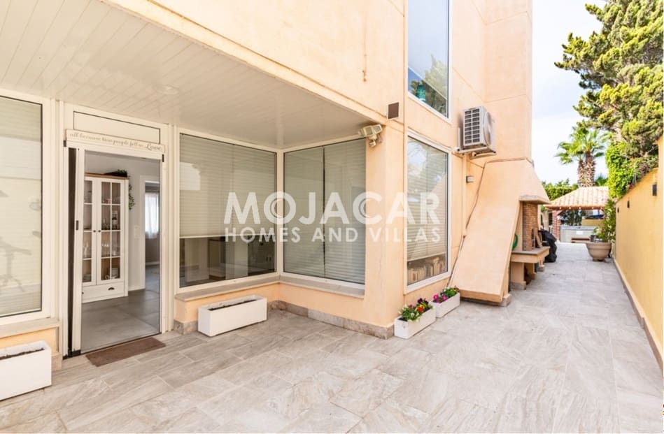 5 bedroom Villa for sale in Garrucha with pool garage - € 999,995 (Ref: 9978051)