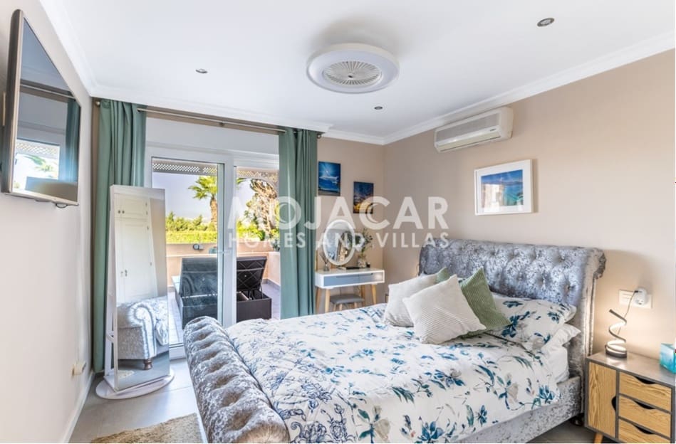 5 bedroom Villa for sale in Garrucha with pool garage - € 999,995 (Ref: 9978051)