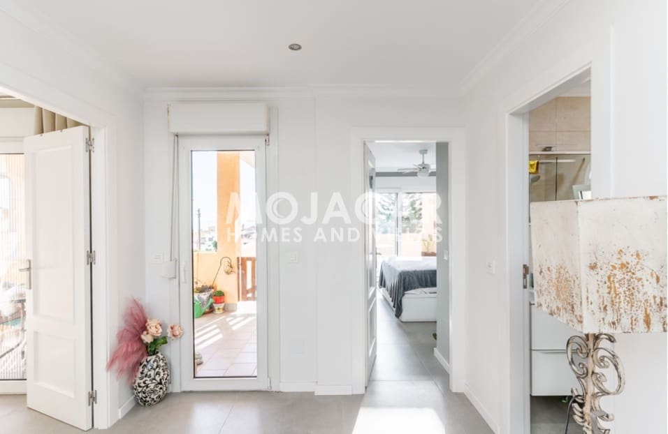 5 bedroom Villa for sale in Garrucha with pool garage - € 999,995 (Ref: 9978051)