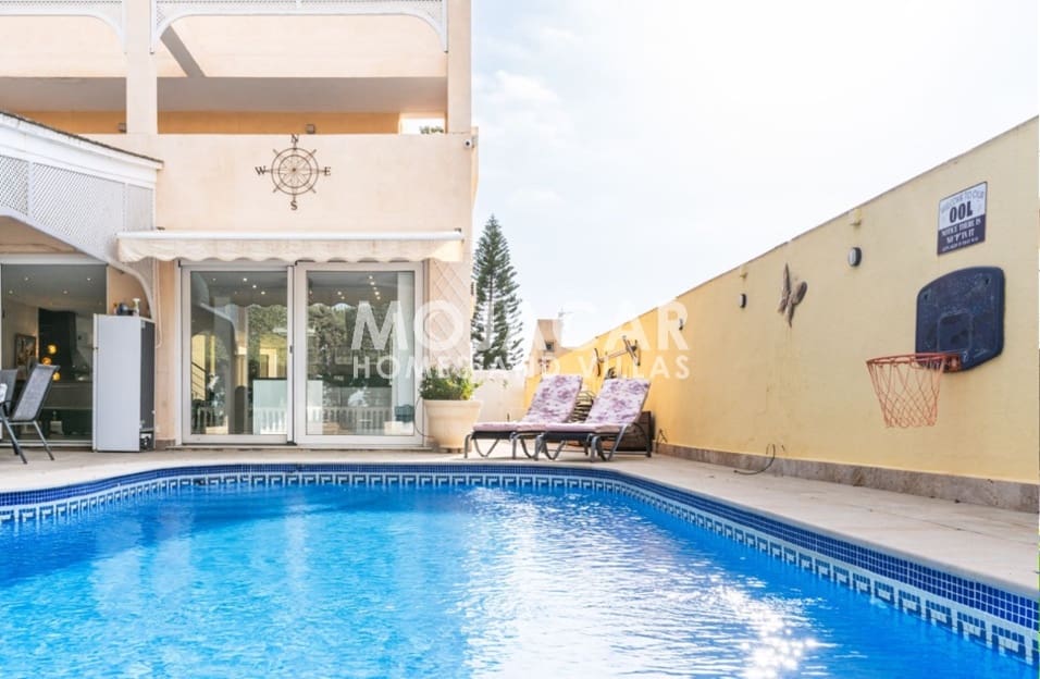 5 bedroom Villa for sale in Garrucha with pool garage - € 999,995 (Ref: 9978051)