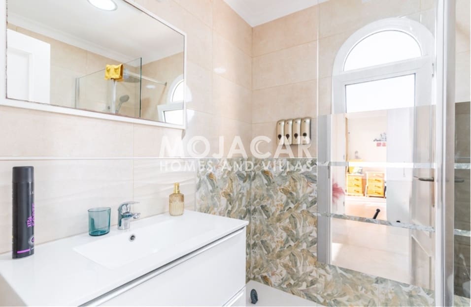 5 bedroom Villa for sale in Garrucha with pool garage - € 999,995 (Ref: 9978051)
