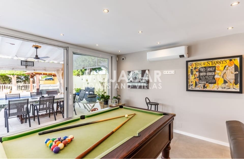 5 bedroom Villa for sale in Garrucha with pool garage - € 999,995 (Ref: 9978051)
