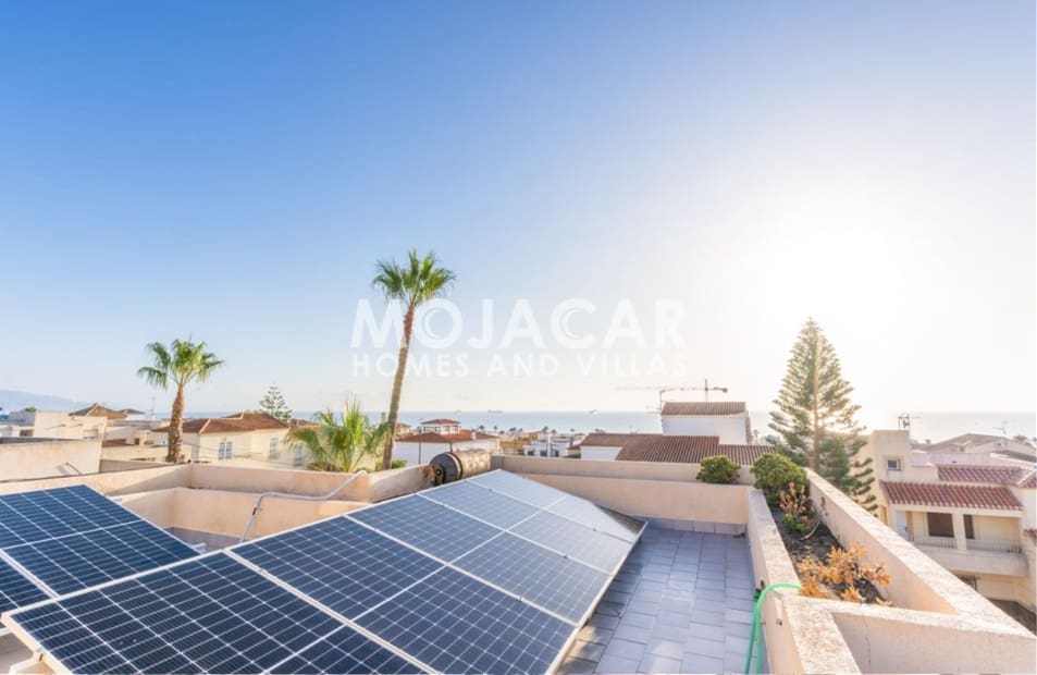 5 bedroom Villa for sale in Garrucha with pool garage - € 999,995 (Ref: 9978051)
