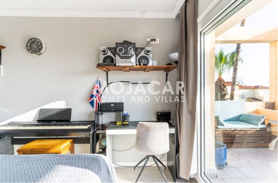 5 bedroom Villa for sale in Garrucha with pool garage - € 999,995 (Ref: 9978051)