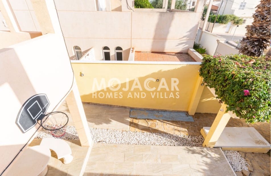 5 bedroom Villa for sale in Garrucha with pool garage - € 999,995 (Ref: 9978051)
