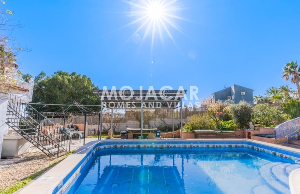 3 Zimmer Villa zu verkaufen in Vera mit Pool Garage - 355.000 € (Ref: 9978053)