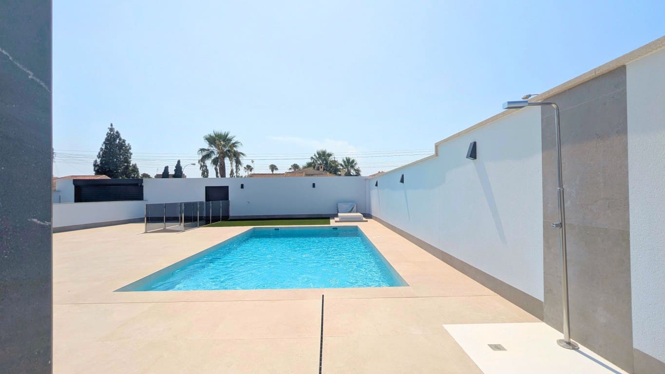 3 sovrum Villa till salu i Ciudad Quesada med pool garage - 799 900 € (Ref: 9189796)