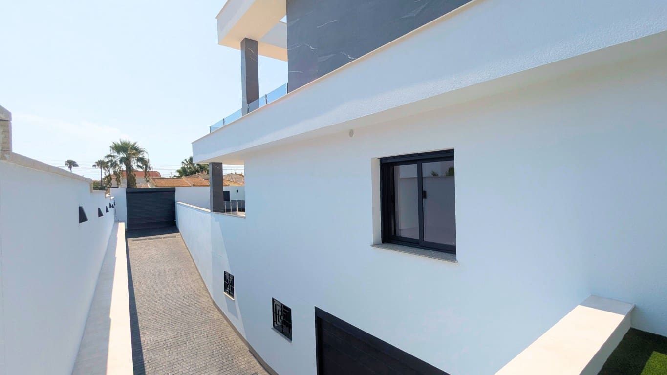 3 sovrum Villa till salu i Ciudad Quesada med pool garage - 799 900 € (Ref: 9189796)