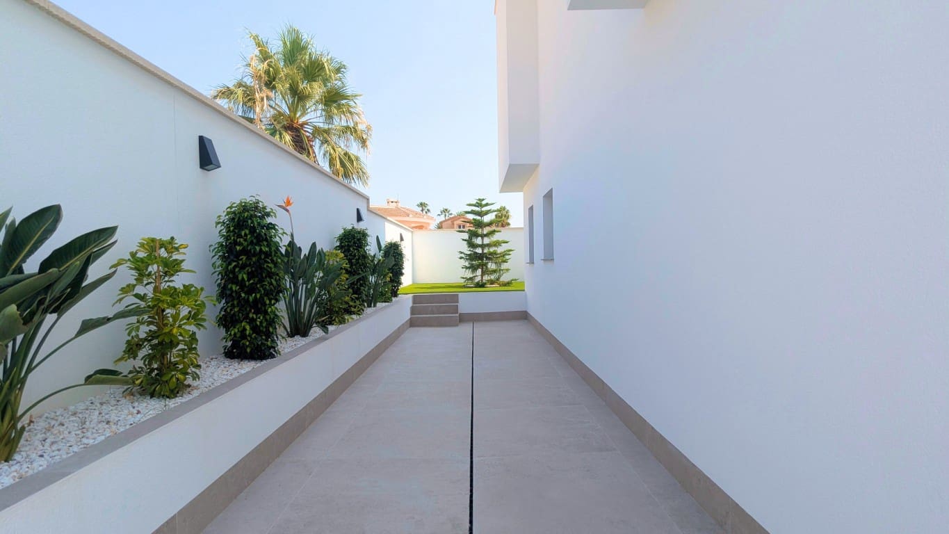 3 sovrum Villa till salu i Ciudad Quesada med pool garage - 799 900 € (Ref: 9189796)