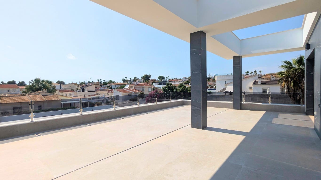 3 sovrum Villa till salu i Ciudad Quesada med pool garage - 799 900 € (Ref: 9189796)