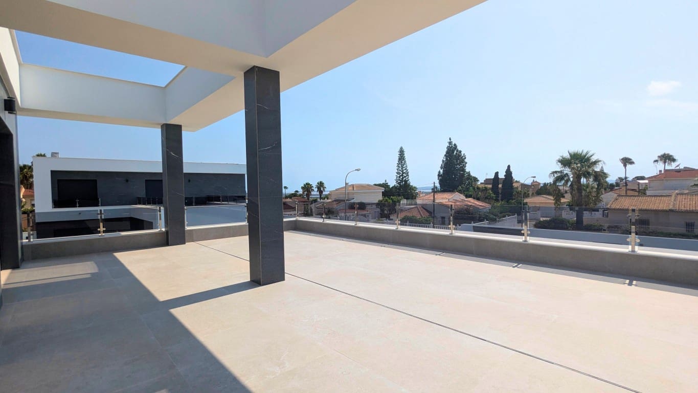 3 sovrum Villa till salu i Ciudad Quesada med pool garage - 799 900 € (Ref: 9189796)