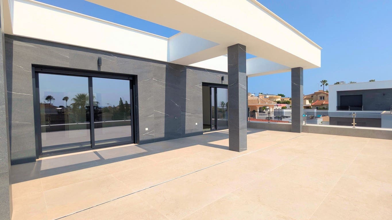 3 sovrum Villa till salu i Ciudad Quesada med pool garage - 799 900 € (Ref: 9189796)