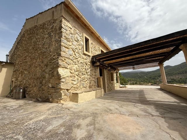 2 bedroom Finca/Country House for sale in Torremanzanas - € 220,000 (Ref: 9235501)
