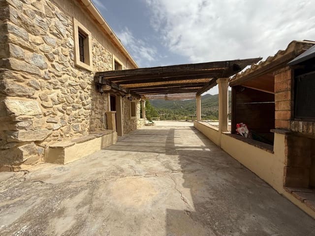 2 bedroom Finca/Country House for sale in Torremanzanas - € 220,000 (Ref: 9235501)