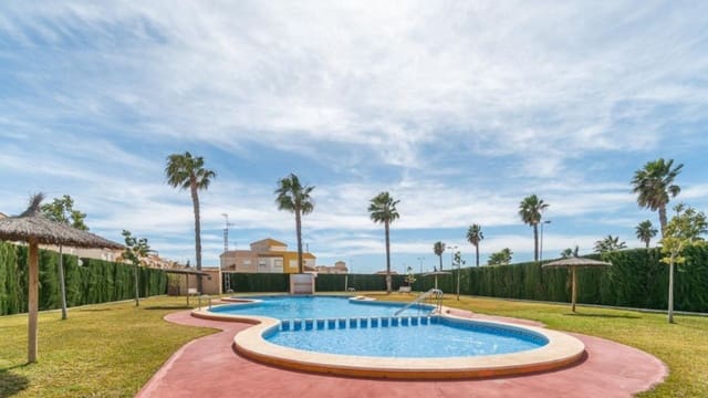2 soverom Penthouse til salgs i El Chaparral - La Siesta - La Torreta, Torrevieja med svømmebasseng - € 119 000 (Ref: 9313975)