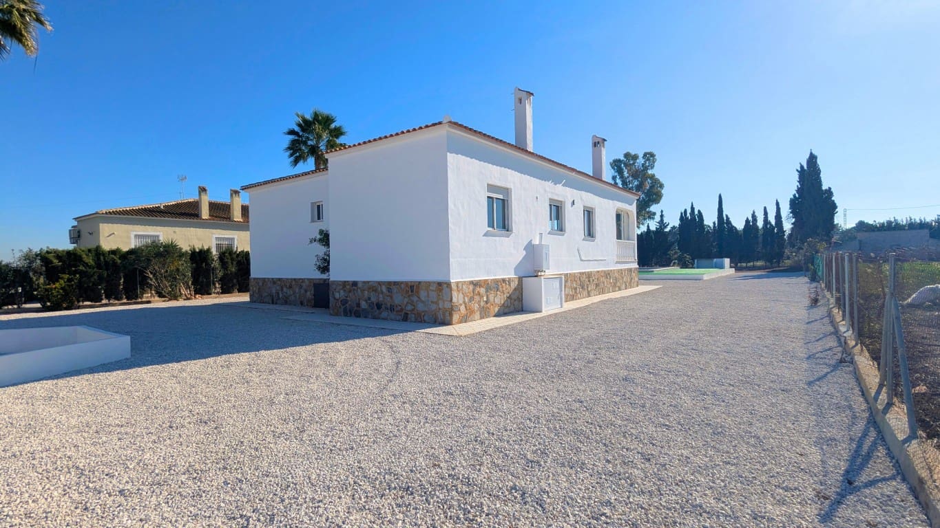 4 slaapkamer Villa te koop in Dolores met zwembad garage - € 560.000 (Ref: 9405835)