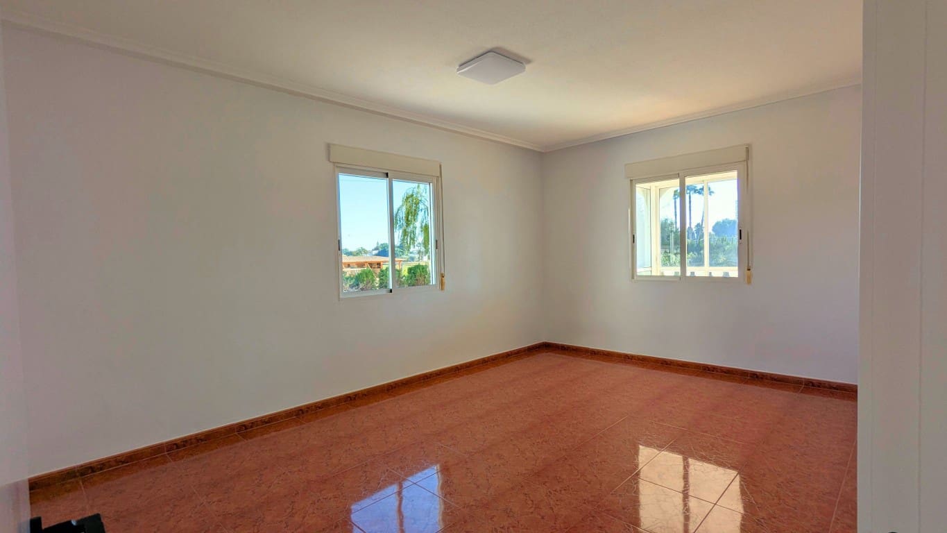 4 slaapkamer Villa te koop in Dolores met zwembad garage - € 560.000 (Ref: 9405835)