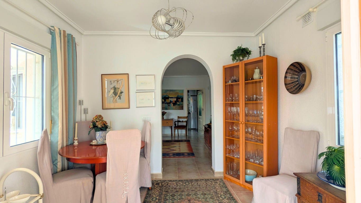 4 bedroom Villa for sale in Ciudad Quesada with pool garage - € 490,000 (Ref: 9405836)