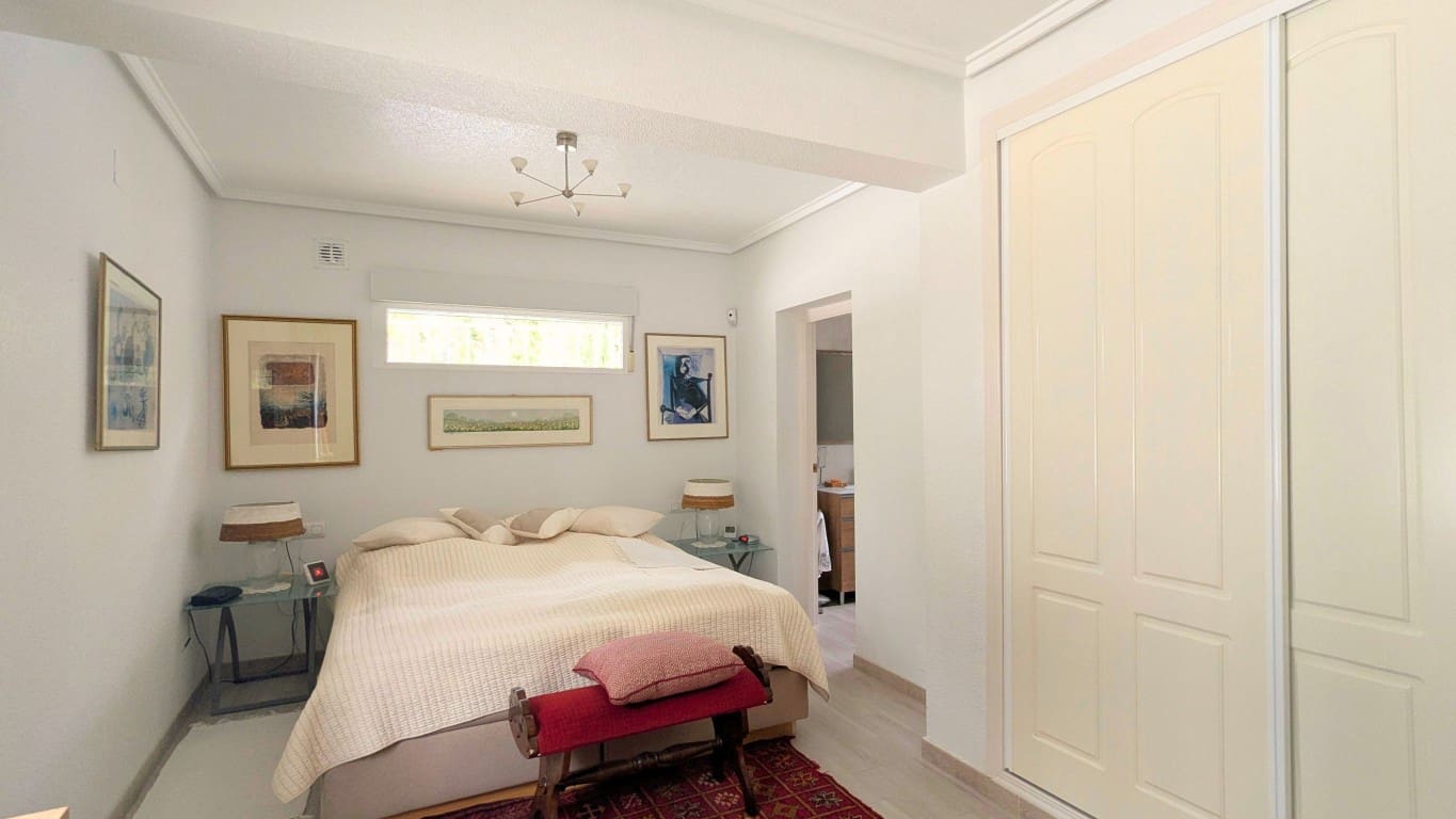 4 bedroom Villa for sale in Ciudad Quesada with pool garage - € 490,000 (Ref: 9405836)