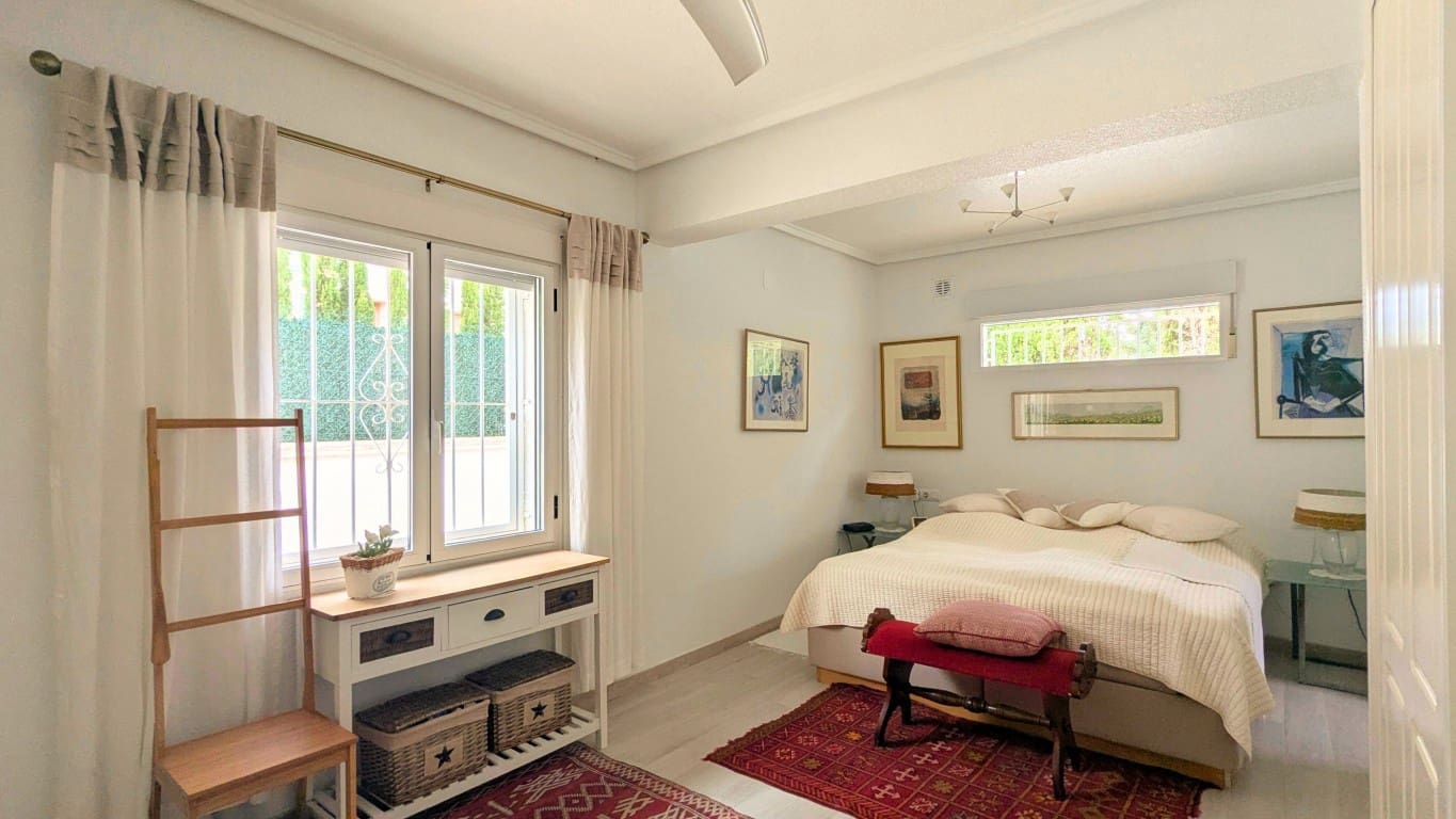 4 bedroom Villa for sale in Ciudad Quesada with pool garage - € 490,000 (Ref: 9405836)