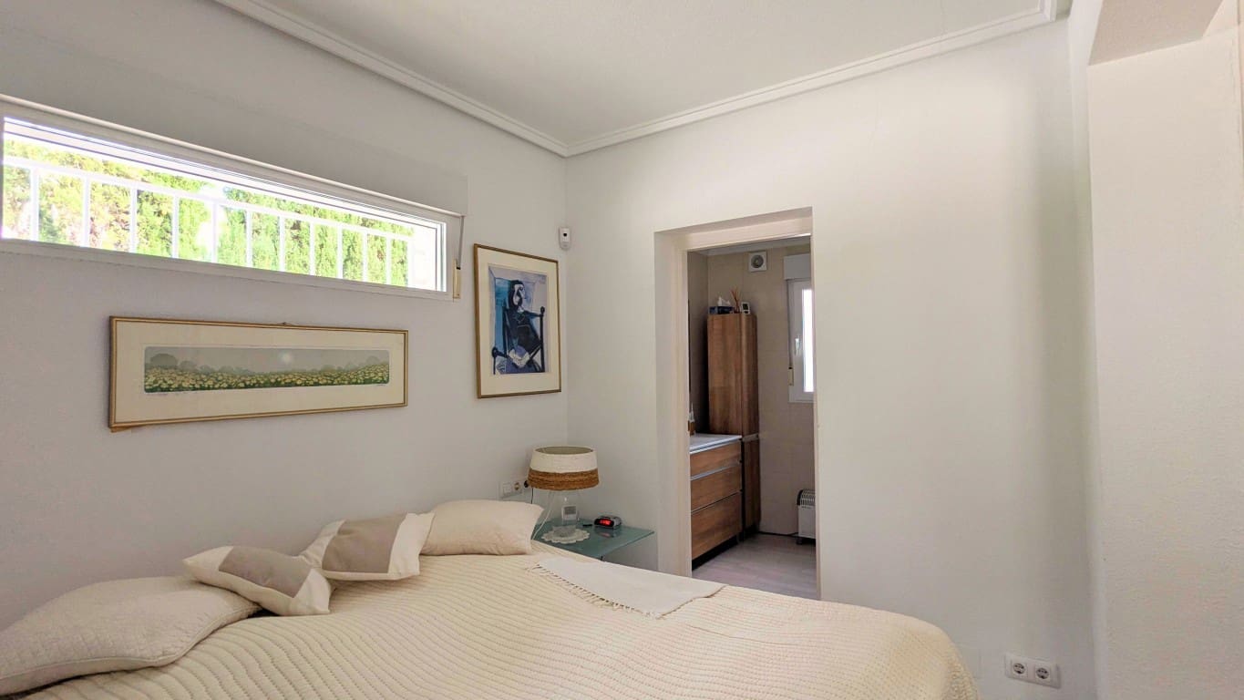 4 bedroom Villa for sale in Ciudad Quesada with pool garage - € 490,000 (Ref: 9405836)