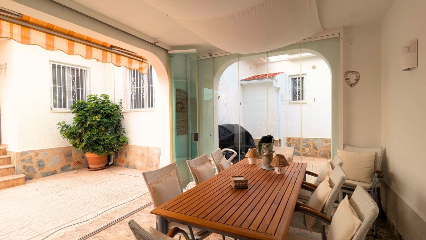 4 bedroom Villa for sale in Ciudad Quesada with pool garage - € 490,000 (Ref: 9405836)