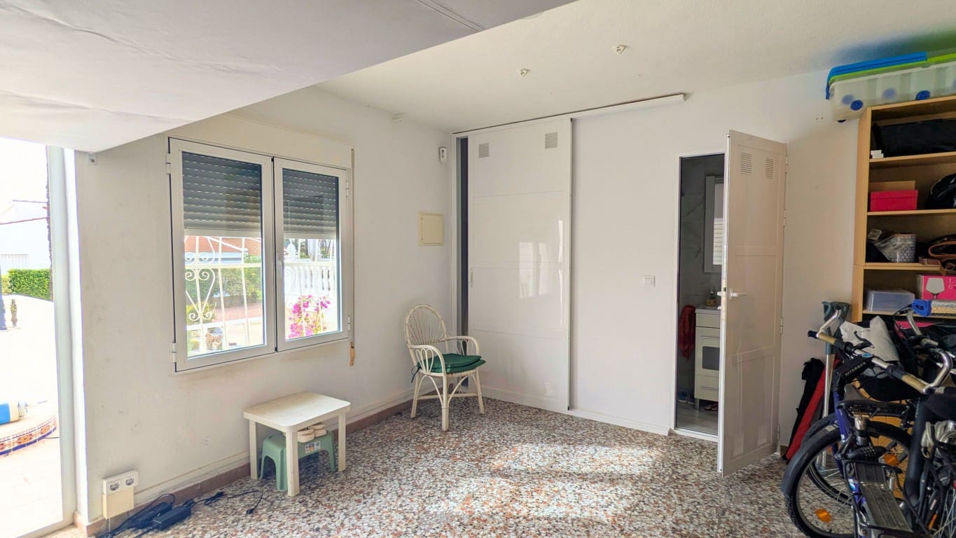 4 bedroom Villa for sale in Ciudad Quesada with pool garage - € 490,000 (Ref: 9405836)