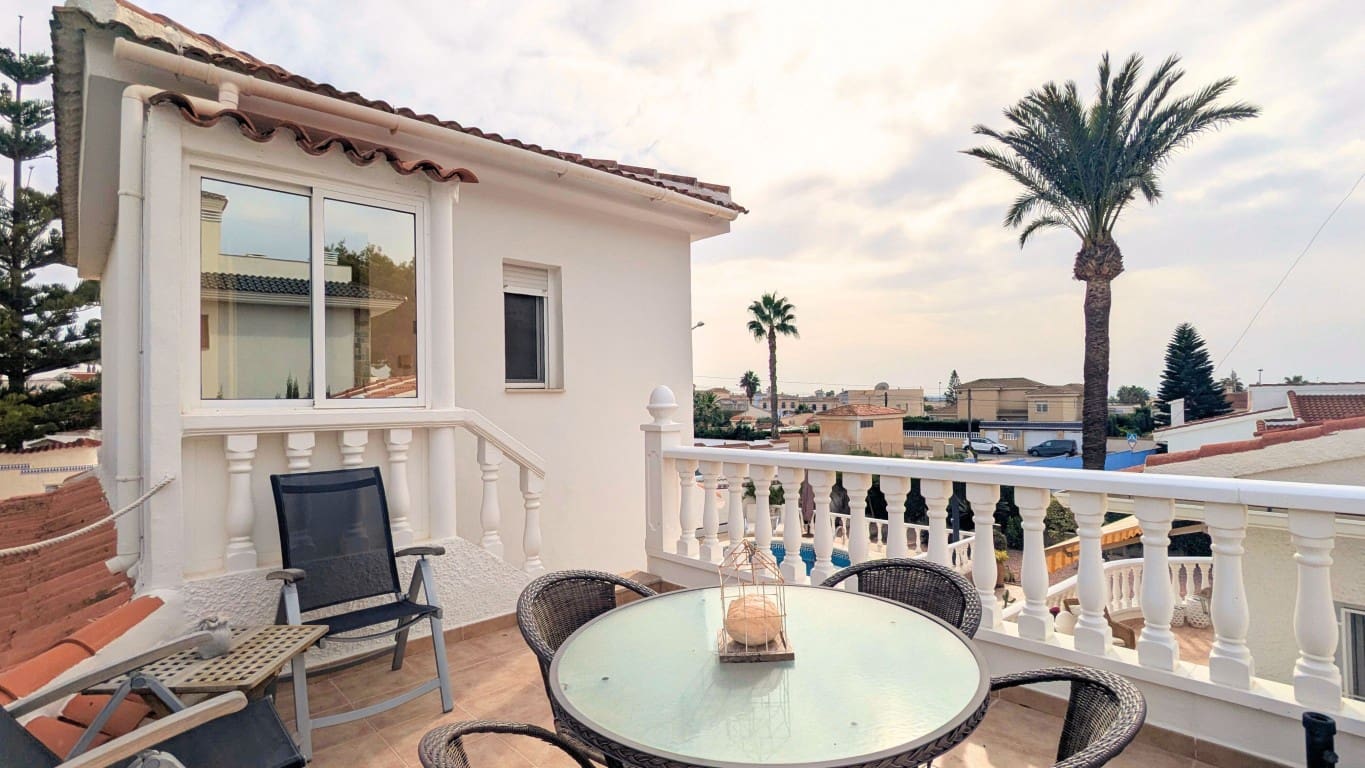 4 bedroom Villa for sale in Ciudad Quesada with pool garage - € 490,000 (Ref: 9405836)