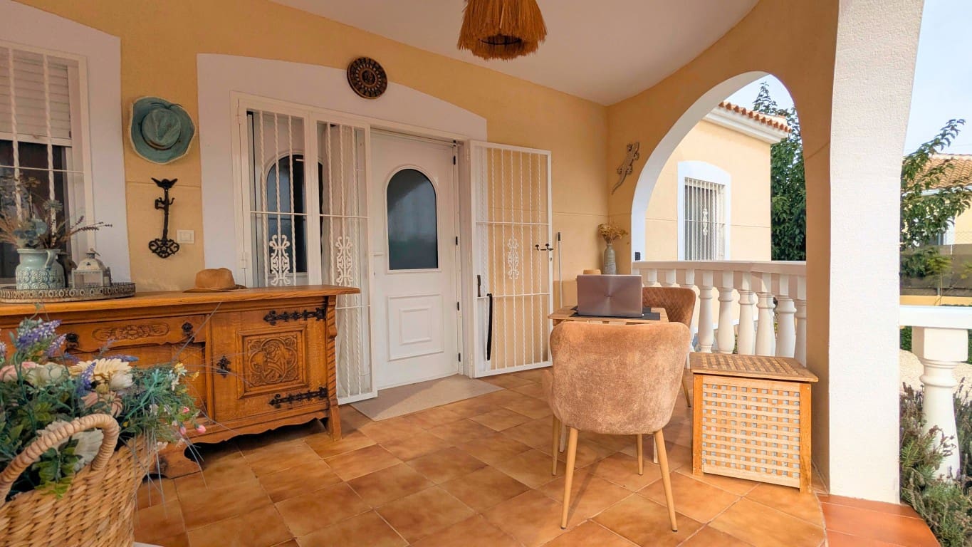 3 sovrum Villa till salu i Catral med pool - 295 000 € (Ref: 9405837)