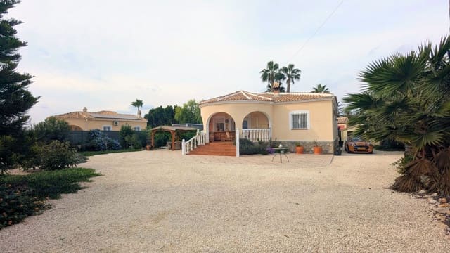 3 sovrum Villa till salu i Catral med pool - 295 000 € (Ref: 9405837)