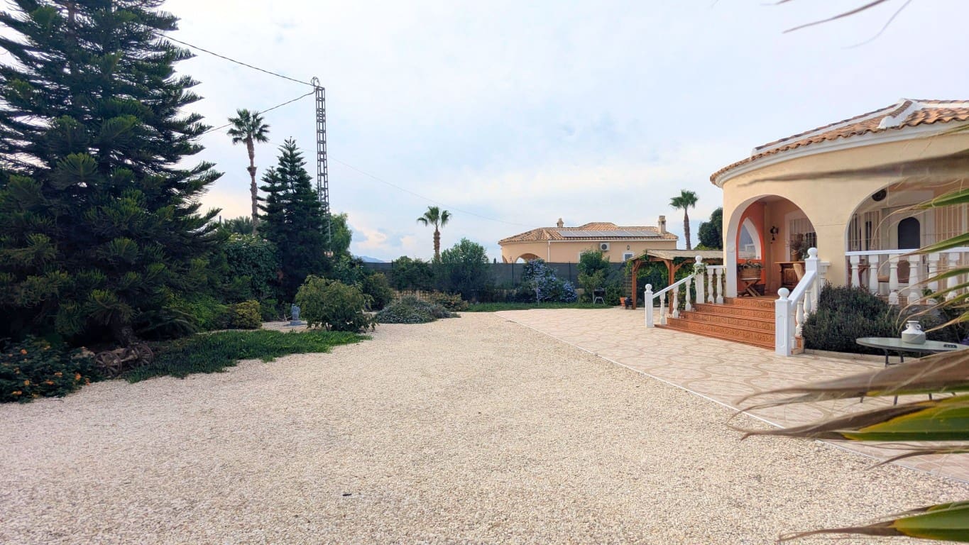 3 sovrum Villa till salu i Catral med pool - 295 000 € (Ref: 9405837)