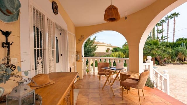 3 sovrum Villa till salu i Catral med pool - 295 000 € (Ref: 9405837)