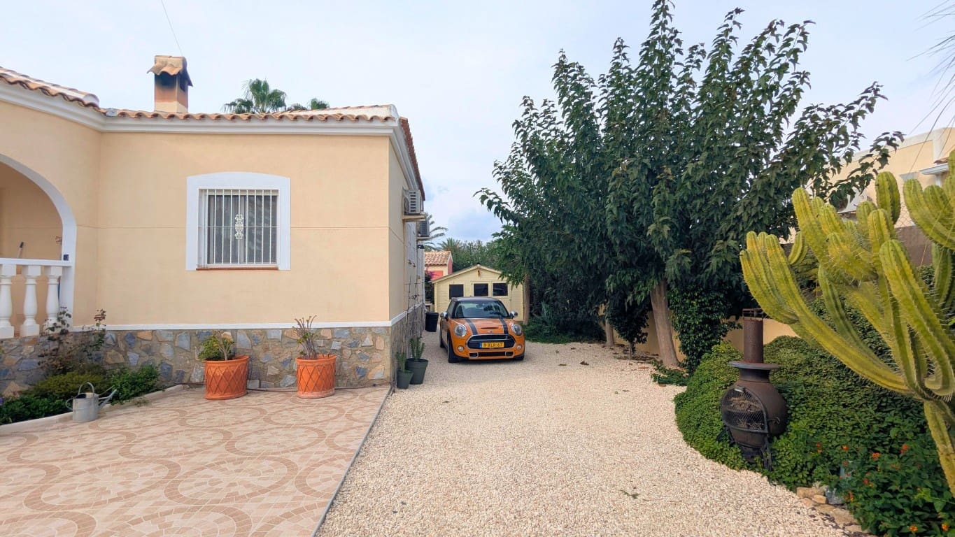 3 sovrum Villa till salu i Catral med pool - 295 000 € (Ref: 9405837)