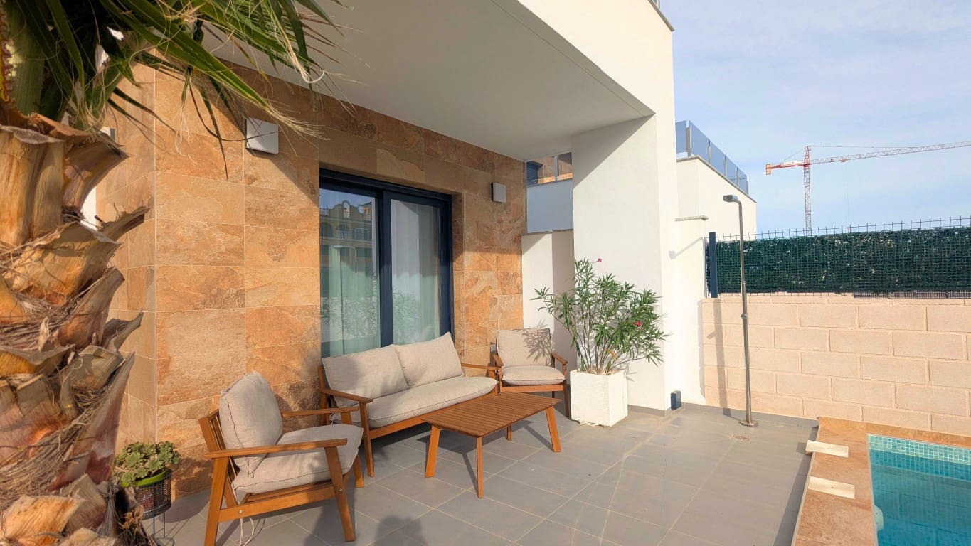 3 Zimmer Villa zu verkaufen in Benijofar mit Pool - 379.900 € (Ref: 9405838)