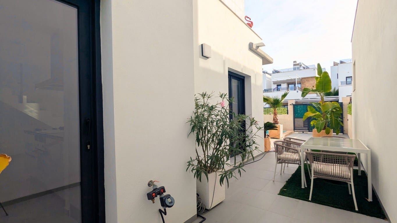 3 Zimmer Villa zu verkaufen in Benijofar mit Pool - 379.900 € (Ref: 9405838)