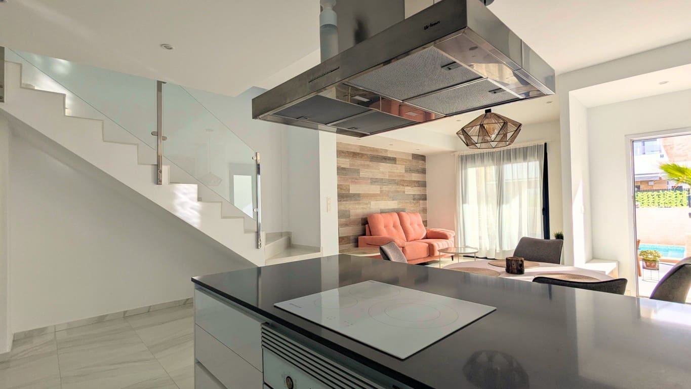 3 Zimmer Villa zu verkaufen in Benijofar mit Pool - 379.900 € (Ref: 9405838)