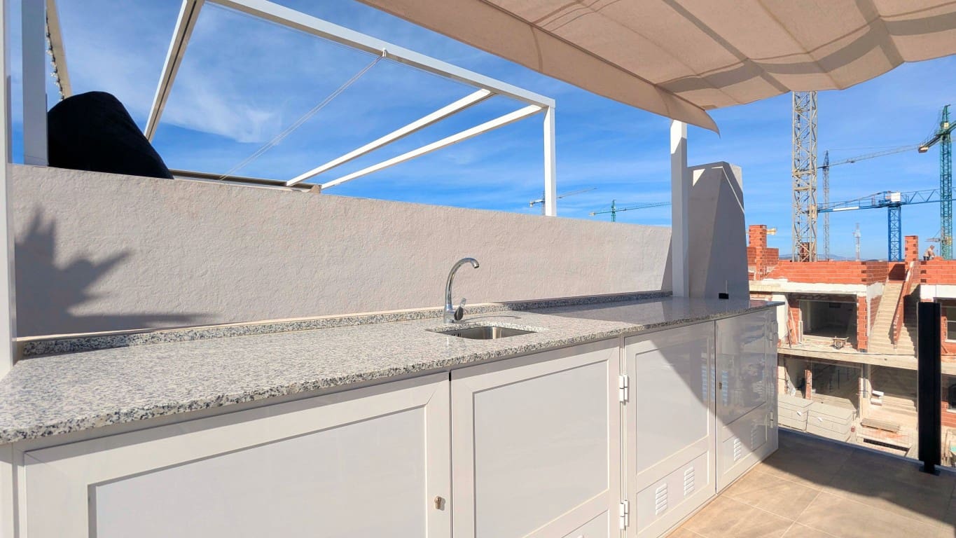 2 soverom Penthouse til salgs i San Miguel de Salinas med svømmebasseng - € 299 000 (Ref: 9418749)