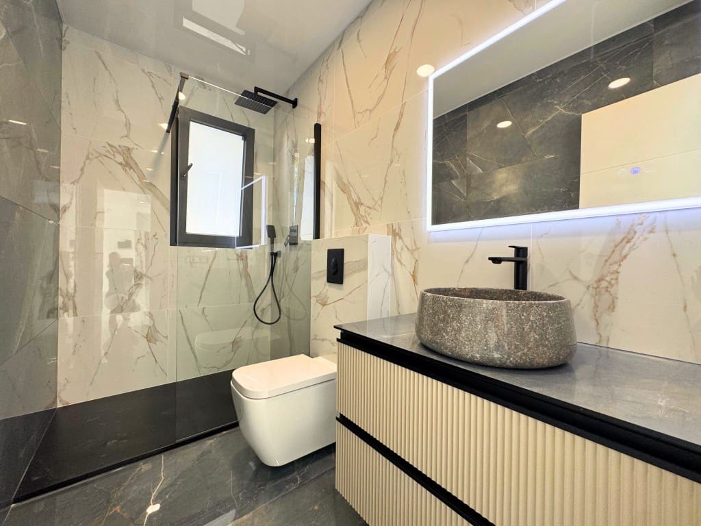 5 bedroom Villa for sale in Ciudad Quesada with pool - € 799,000 (Ref: 9426290)