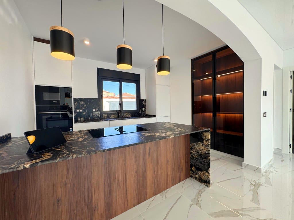 5 bedroom Villa for sale in Ciudad Quesada with pool - € 799,000 (Ref: 9426290)