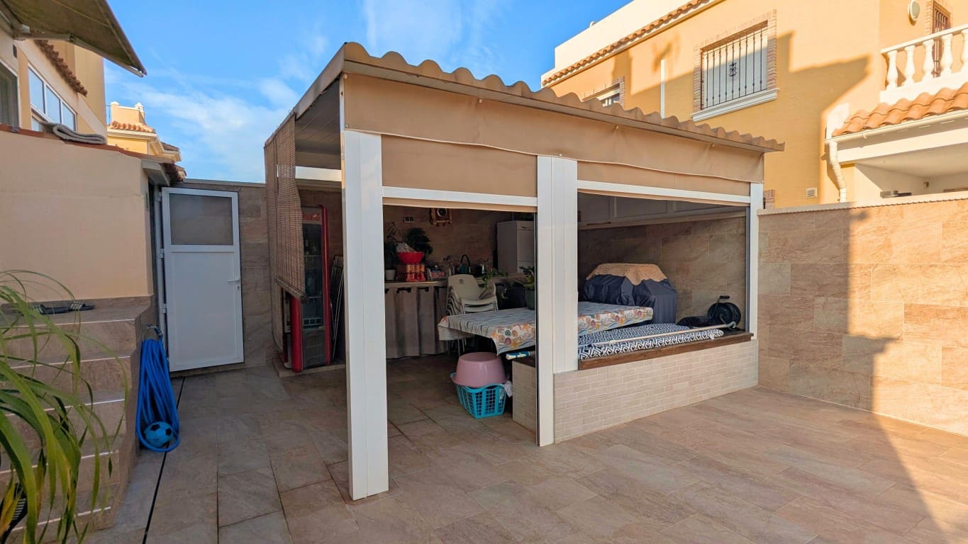 3 soverom Villa til salgs i Ciudad Quesada med svømmebasseng - € 296 000 (Ref: 9450139)