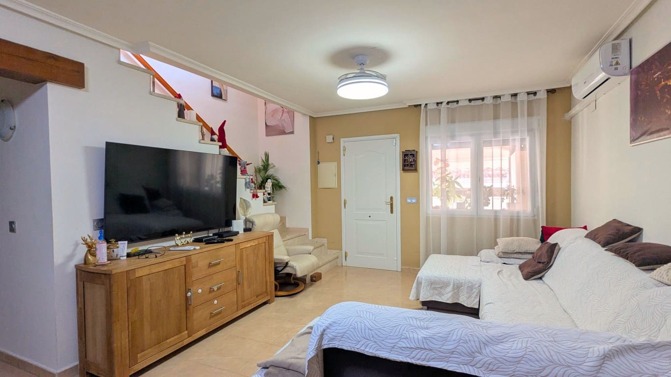 3 soverom Villa til salgs i Ciudad Quesada med svømmebasseng - € 296 000 (Ref: 9450139)