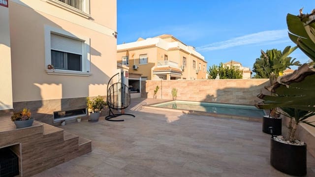 3 soverom Villa til salgs i Ciudad Quesada, Rojales med svømmebasseng - € 296 000 (Ref: 9450139)