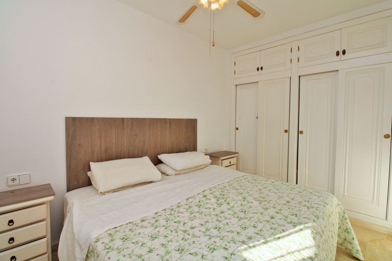 3 makuuhuone Omakotitalo myytävänä paikassa Playa Flamenca mukana uima-altaan - 249 000 € (Ref: 9646325)