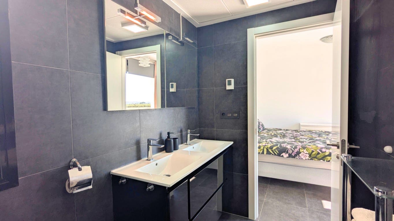 Chalet de 3 habitaciones en Ciudad Quesada en venta con piscina - 419.000 € (Ref: 9679175)