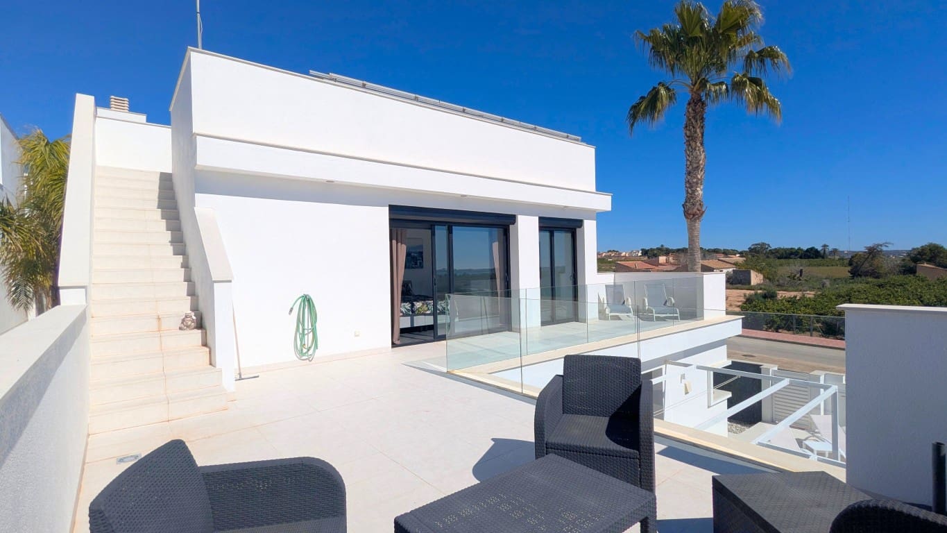 Chalet de 3 habitaciones en Ciudad Quesada en venta con piscina - 419.000 € (Ref: 9679175)