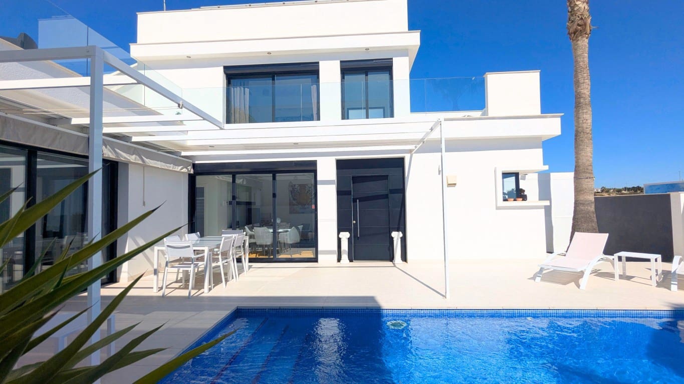 Chalet de 3 habitaciones en Ciudad Quesada en venta con piscina - 419.000 € (Ref: 9679175)