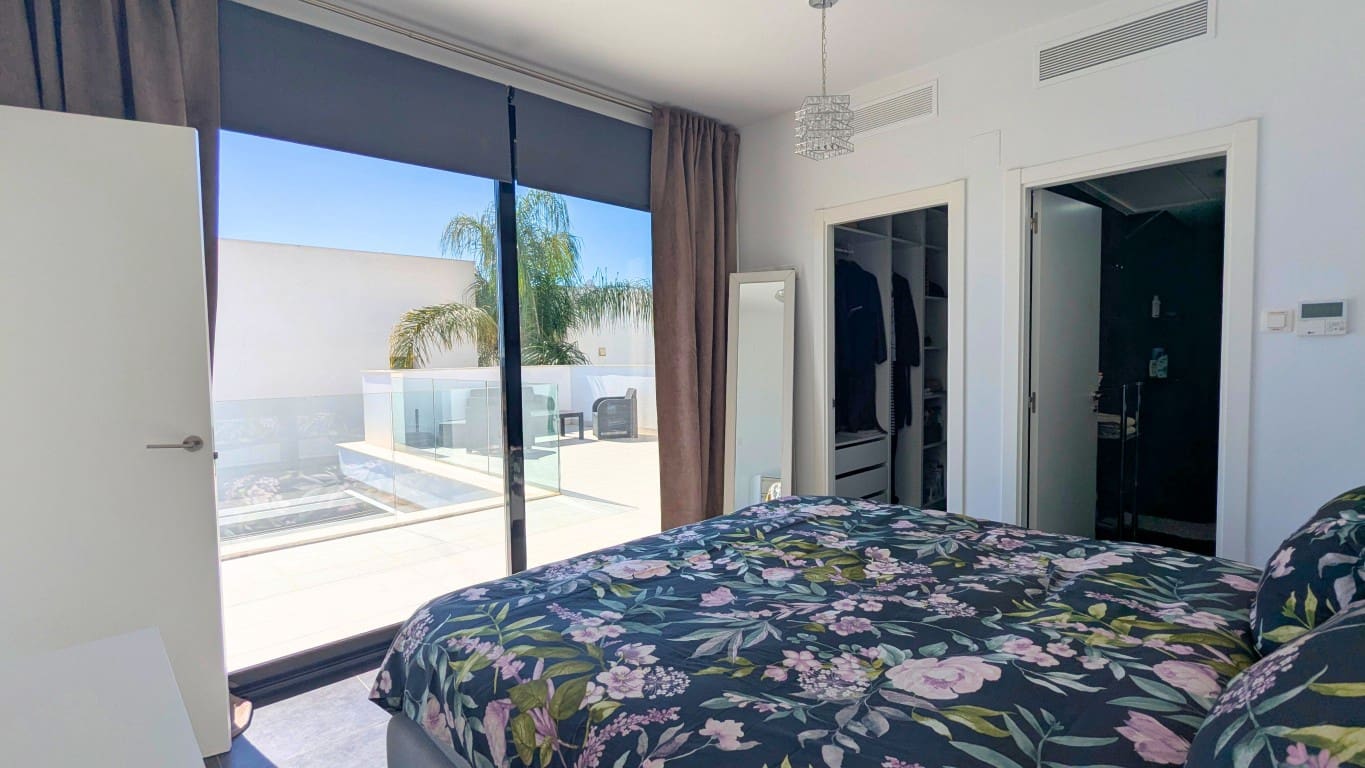 Chalet de 3 habitaciones en Ciudad Quesada en venta con piscina - 419.000 € (Ref: 9679175)