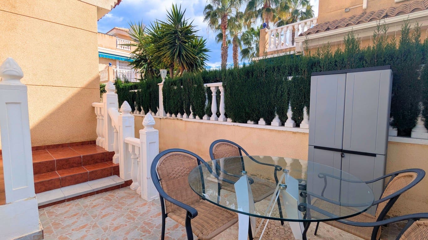 2 sypialnia Dom blizniak na sprzedaż w Playa Flamenca z basenem - 185 000 € (Ref: 9685133)