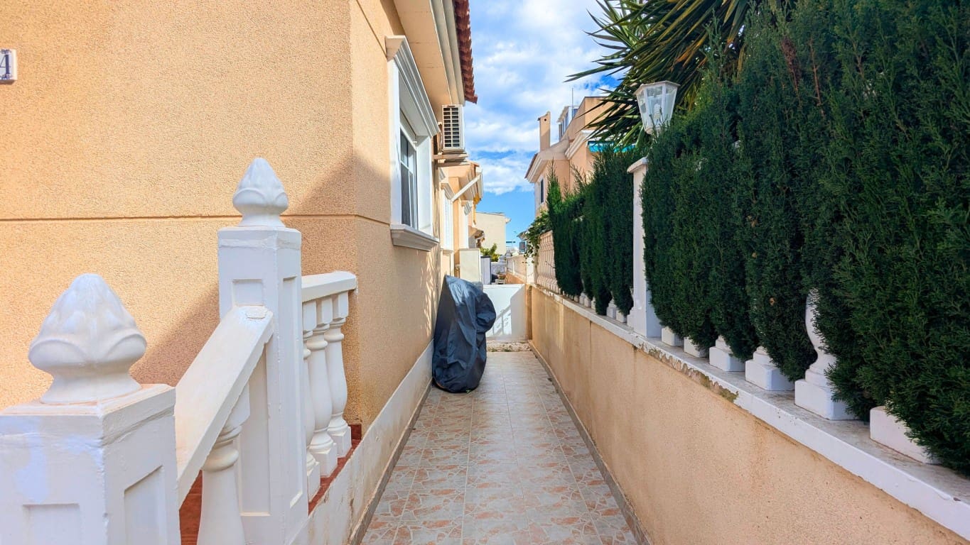 2 sypialnia Dom blizniak na sprzedaż w Playa Flamenca z basenem - 185 000 € (Ref: 9685133)